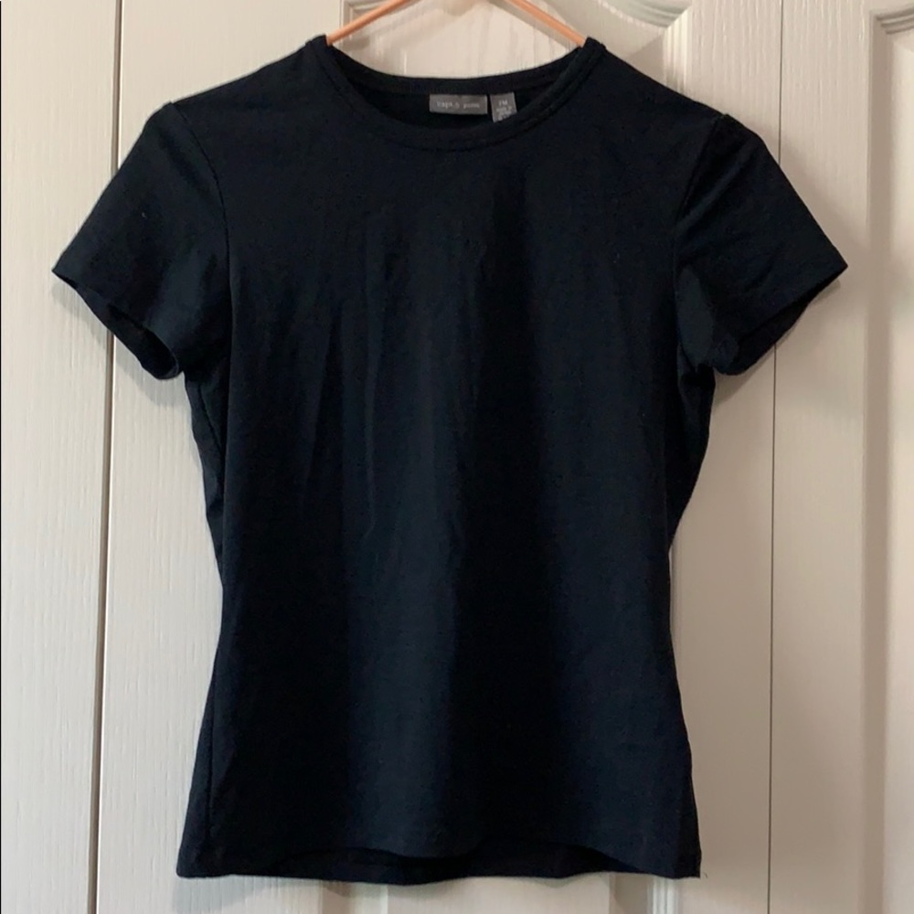 BLACK T-SHIRT